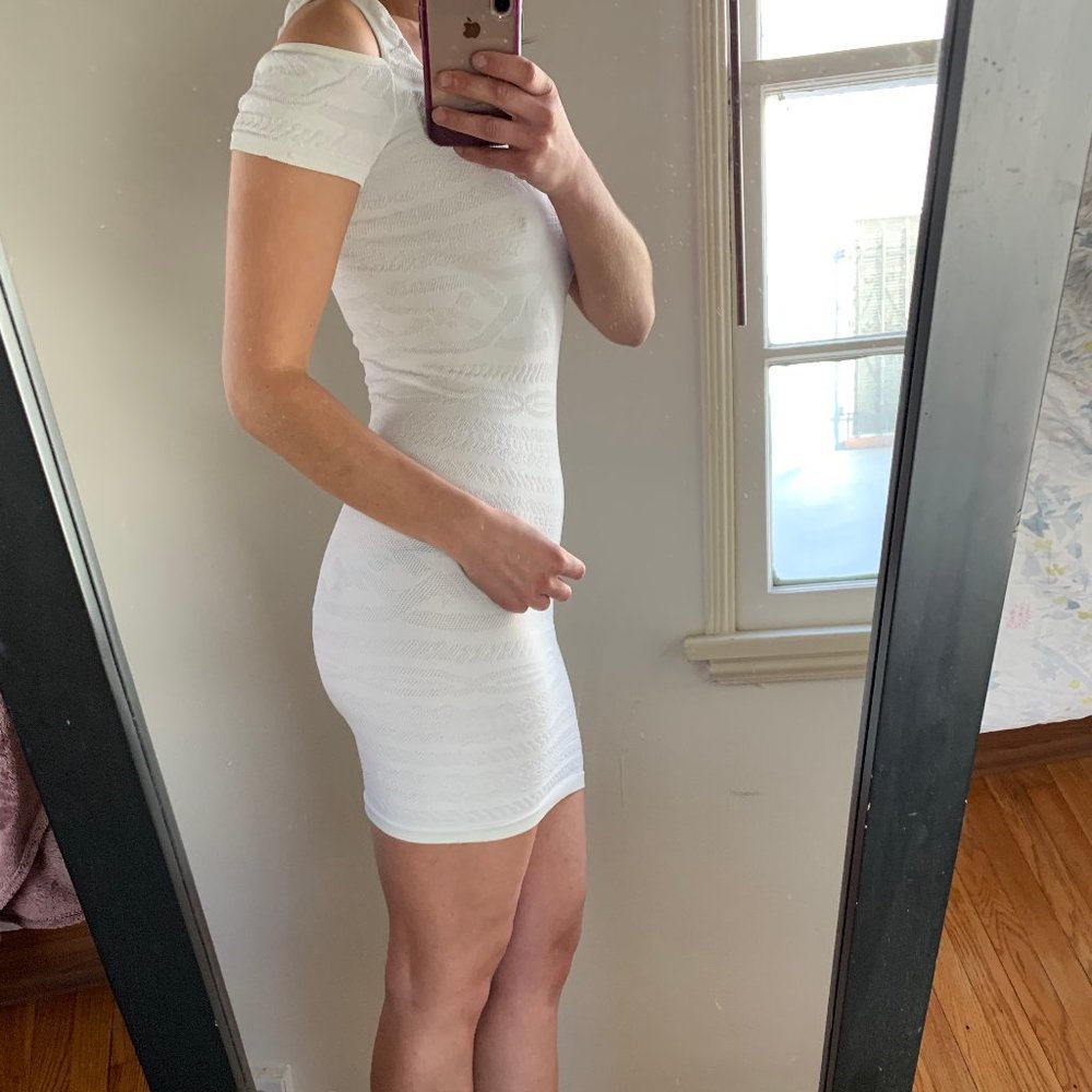 BeBe white dress stretch